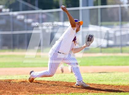 Thumbnail 1 in Paramount vs. Lynwood photogallery.