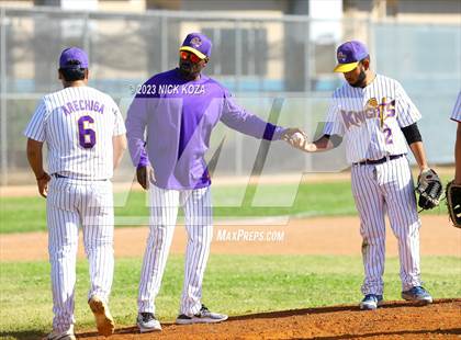 Thumbnail 3 in Paramount vs. Lynwood photogallery.