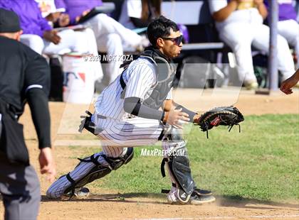 Thumbnail 1 in Paramount vs. Lynwood photogallery.