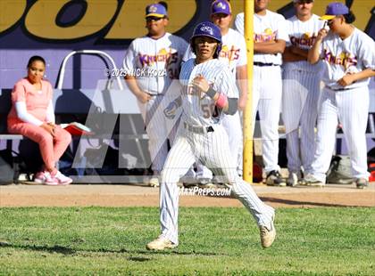 Thumbnail 2 in Paramount vs. Lynwood photogallery.