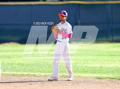 Thumbnail 2 in Paramount vs. Lynwood photogallery.