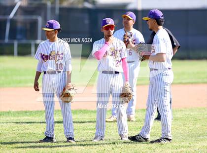 Thumbnail 2 in Paramount vs. Lynwood photogallery.