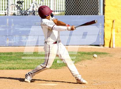 Thumbnail 1 in Paramount vs. Lynwood photogallery.