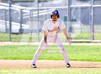 Thumbnail 3 in Paramount vs. Lynwood photogallery.