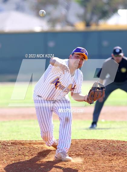 Thumbnail 2 in Paramount vs. Lynwood photogallery.