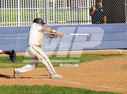 Thumbnail 3 in Paramount vs. Lynwood photogallery.