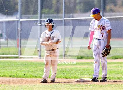 Thumbnail 2 in Paramount vs. Lynwood photogallery.