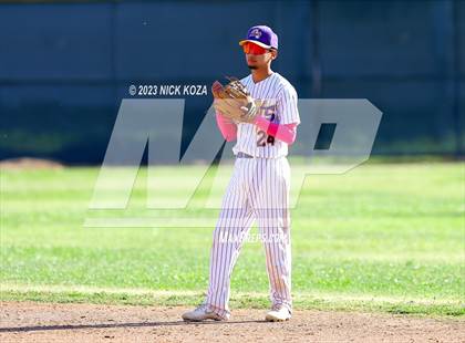 Thumbnail 3 in Paramount vs. Lynwood photogallery.