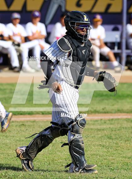 Thumbnail 2 in Paramount vs. Lynwood photogallery.