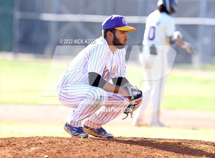 Thumbnail 2 in Paramount vs. Lynwood photogallery.