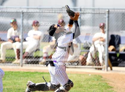 Thumbnail 1 in Paramount vs. Lynwood photogallery.