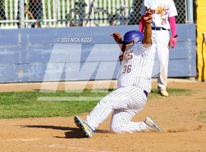 Thumbnail 2 in Paramount vs. Lynwood photogallery.