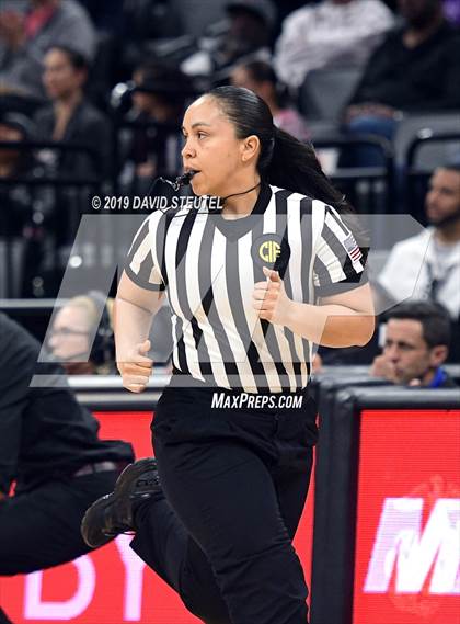 Thumbnail 3 in Rosary Academy vs. Bishop O'Dowd (CIF State D1 Final) photogallery.