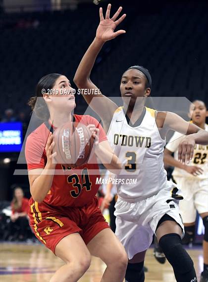 Thumbnail 2 in Rosary Academy vs. Bishop O'Dowd (CIF State D1 Final) photogallery.