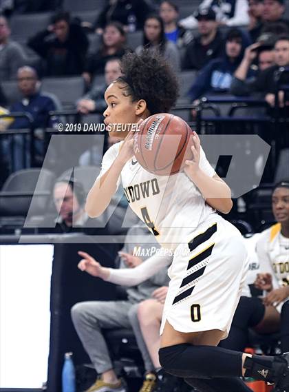 Thumbnail 3 in Rosary Academy vs. Bishop O'Dowd (CIF State D1 Final) photogallery.