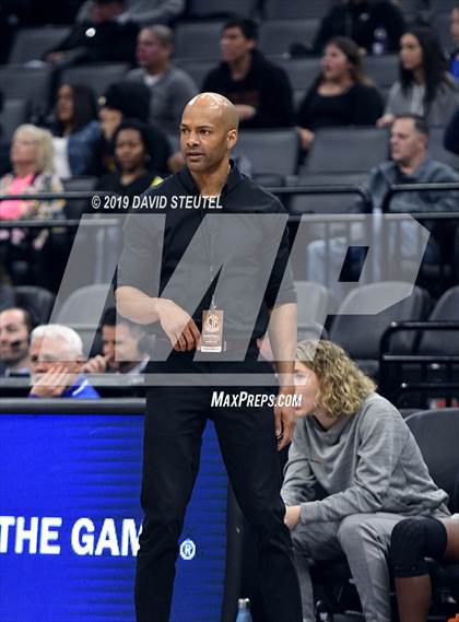 Thumbnail 3 in Rosary Academy vs. Bishop O'Dowd (CIF State D1 Final) photogallery.