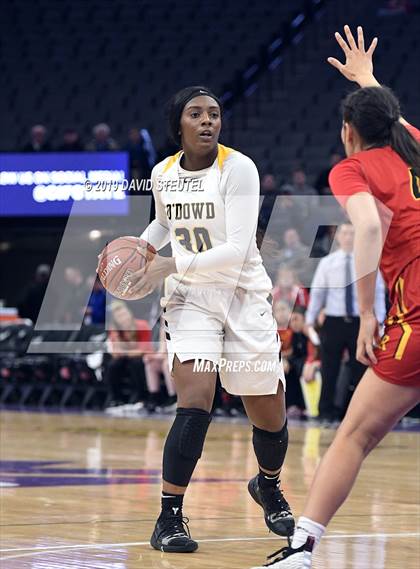 Thumbnail 2 in Rosary Academy vs. Bishop O'Dowd (CIF State D1 Final) photogallery.