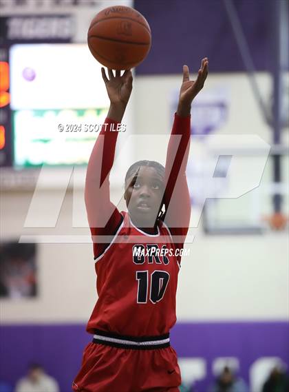 Thumbnail 2 in Western Reserve Academy vs. George Rogers Clark (Classic in the City) photogallery.