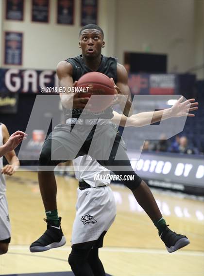 Thumbnail 2 in Moreau Catholic vs. Woodcreek (MaxPreps MLK Classic) photogallery.