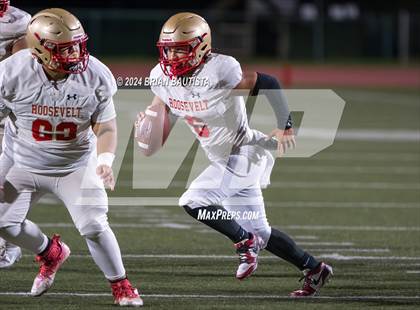 Thumbnail 1 in Kamehameha Maui vs. Roosevelt (HHSAA D2 Semifinal) photogallery.