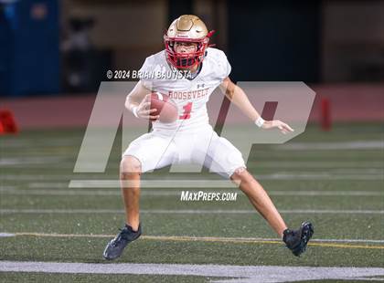 Thumbnail 1 in Kamehameha Maui vs. Roosevelt (HHSAA D2 Semifinal) photogallery.