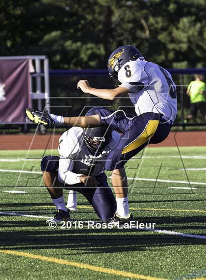 Thumbnail 2 in Victor vs Pittsford photogallery.