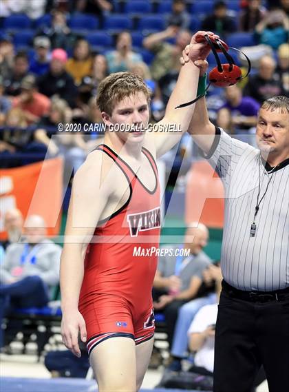 Thumbnail 3 in NCHSAA Wrestling Championship (Finals 220 lb) photogallery.
