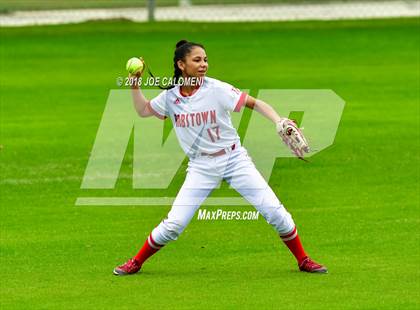 Thumbnail 3 in Boerne vs Robstown (SAISD Softball Tournament) photogallery.