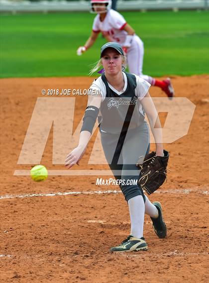 Thumbnail 3 in Boerne vs Robstown (SAISD Softball Tournament) photogallery.