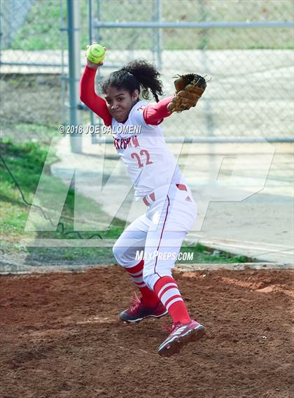 Thumbnail 1 in Boerne vs Robstown (SAISD Softball Tournament) photogallery.