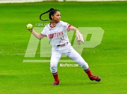 Thumbnail 1 in Boerne vs Robstown (SAISD Softball Tournament) photogallery.