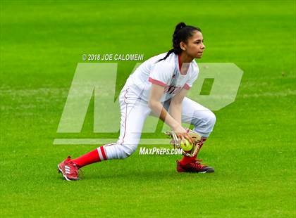 Thumbnail 3 in Boerne vs Robstown (SAISD Softball Tournament) photogallery.