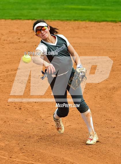 Thumbnail 3 in Boerne vs Robstown (SAISD Softball Tournament) photogallery.