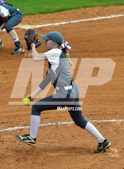 Thumbnail 2 in Boerne vs Robstown (SAISD Softball Tournament) photogallery.