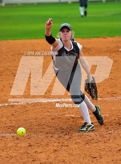 Thumbnail 3 in Boerne vs Robstown (SAISD Softball Tournament) photogallery.