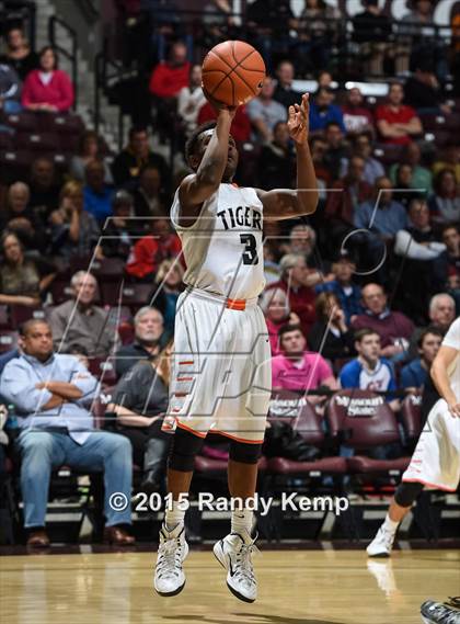 Thumbnail 2 in Waynesville vs Bentonville (Bass Pro Tournament of Champions) photogallery.