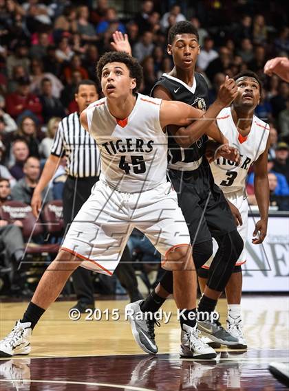 Thumbnail 1 in Waynesville vs Bentonville (Bass Pro Tournament of Champions) photogallery.