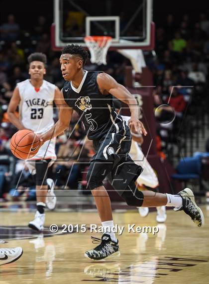 Thumbnail 2 in Waynesville vs Bentonville (Bass Pro Tournament of Champions) photogallery.