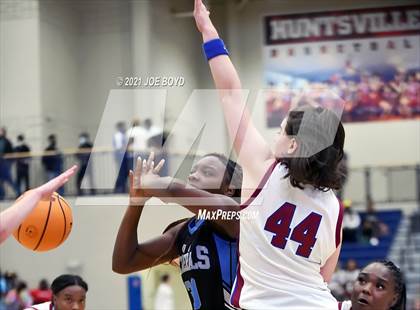 Thumbnail 1 in Lee @ Huntsville photogallery.
