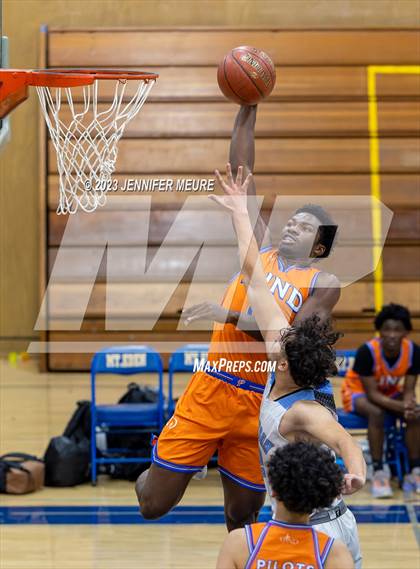 Thumbnail 1 in Tennyson vs. St. Joseph Notre Dame photogallery.