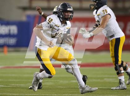 Thumbnail 3 in Highland Park vs Dallas Jesuit photogallery.