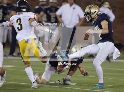 Thumbnail 3 in Highland Park vs Dallas Jesuit photogallery.