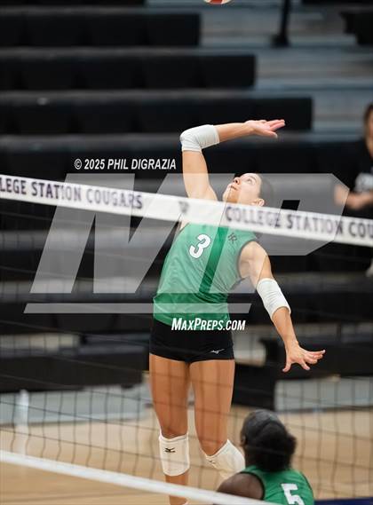 Thumbnail 1 in Rudder @ College Station photogallery.