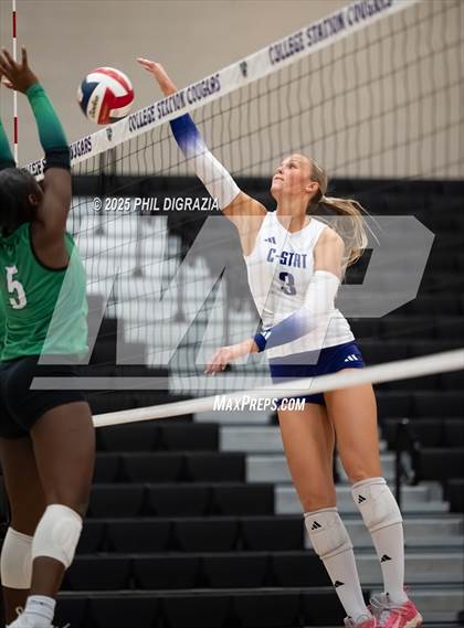 Thumbnail 2 in Rudder @ College Station photogallery.