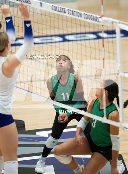 Thumbnail 2 in Rudder @ College Station photogallery.