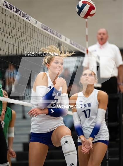 Thumbnail 1 in Rudder @ College Station photogallery.