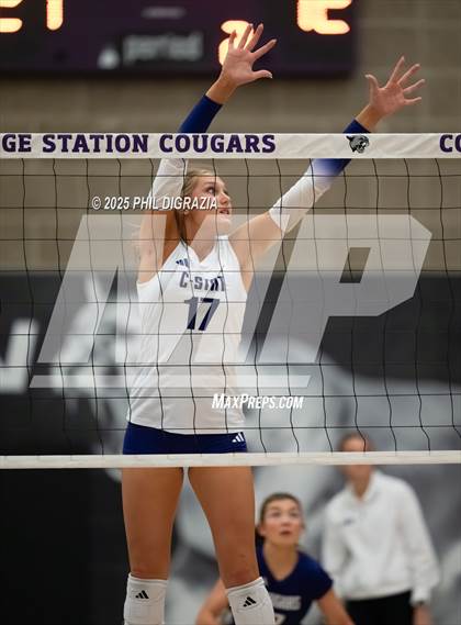 Thumbnail 1 in Rudder @ College Station photogallery.
