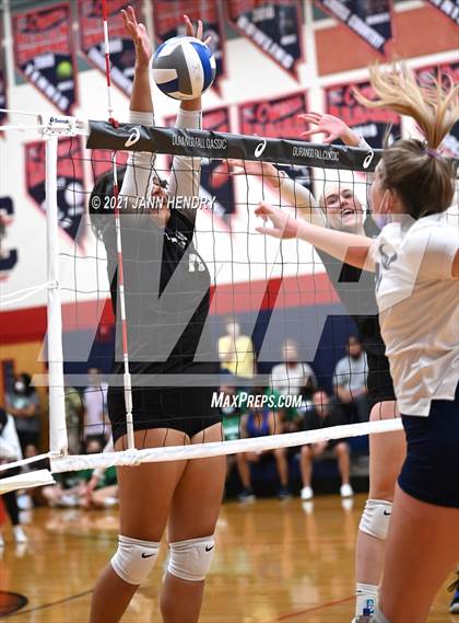 Thumbnail 2 in La Costa Canyon vs. Timpview (Durango Fall Classic) photogallery.