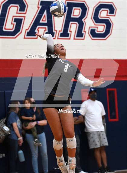 Thumbnail 3 in La Costa Canyon vs. Timpview (Durango Fall Classic) photogallery.