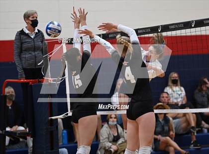 Thumbnail 3 in La Costa Canyon vs. Timpview (Durango Fall Classic) photogallery.